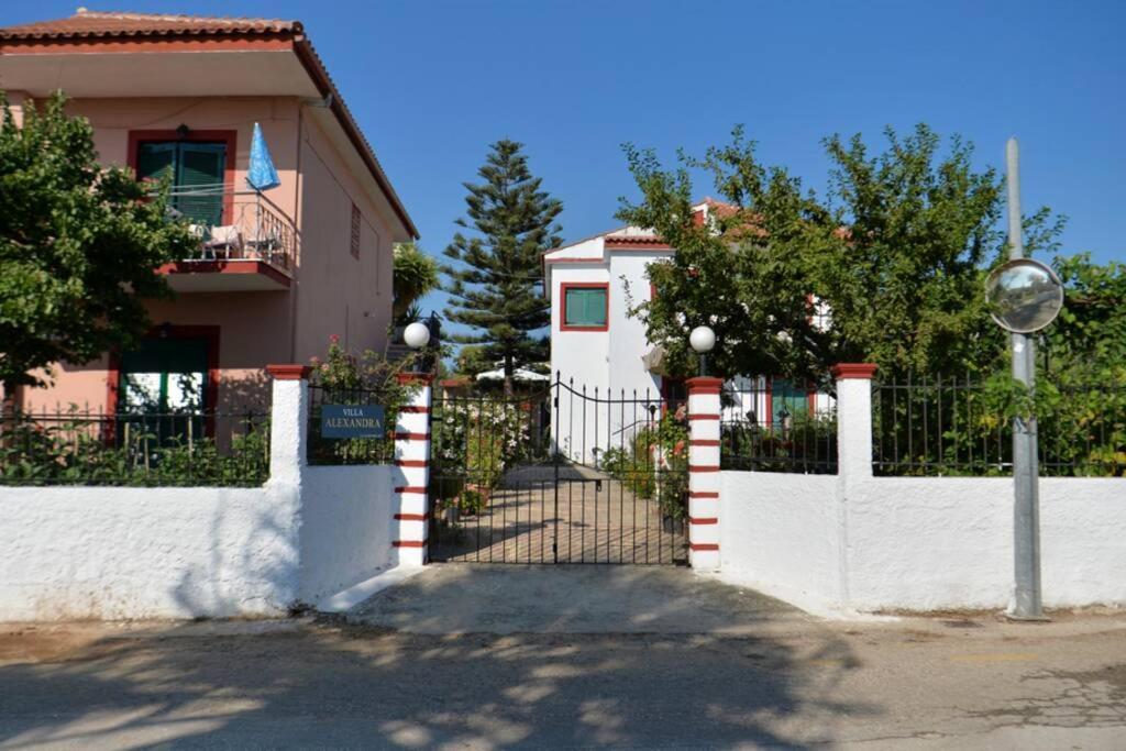Seaside Villa Alexandra,Acharavi. Aharávi Kültér fotó